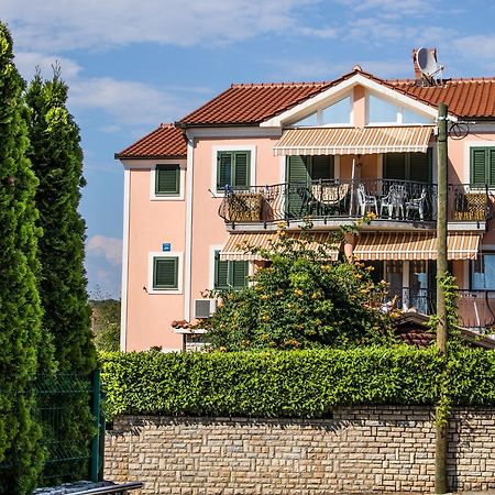 Malinska Center Apartment Экстерьер фото