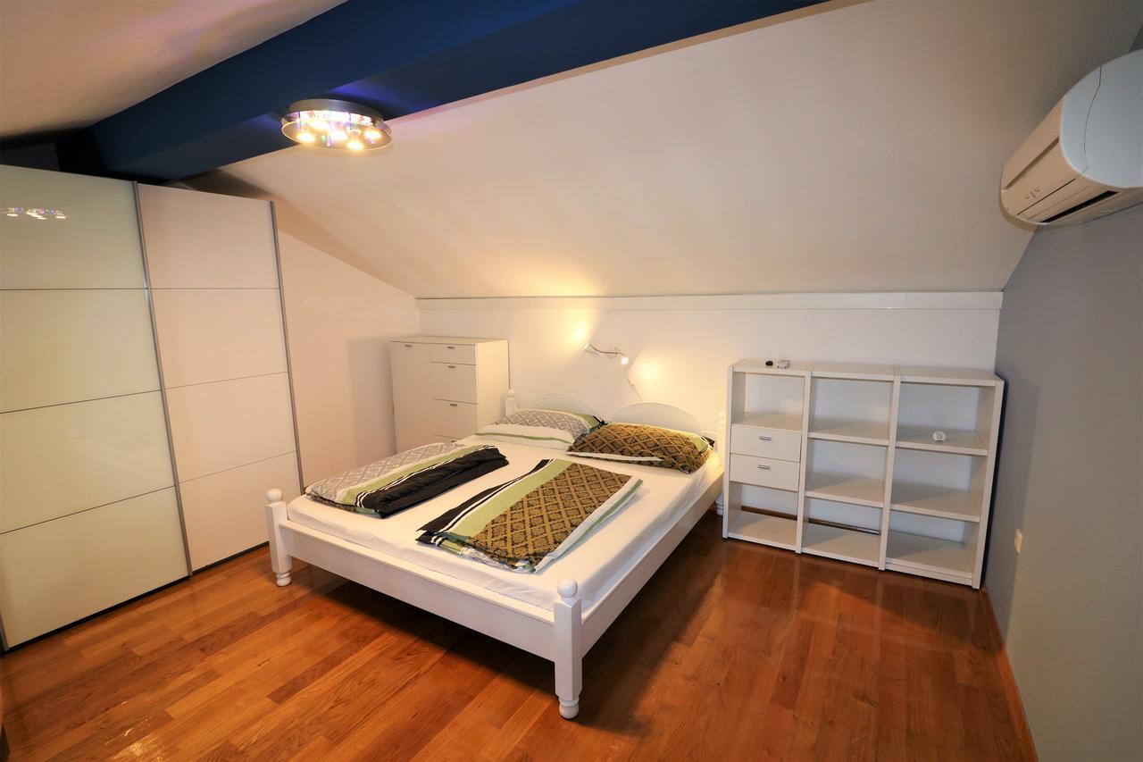 Malinska Center Apartment Экстерьер фото