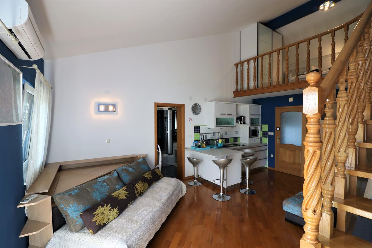 Malinska Center Apartment Экстерьер фото